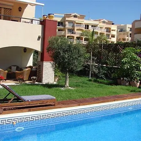 With Private Pool And Beautiful Garden לוס כריסטיאנוס