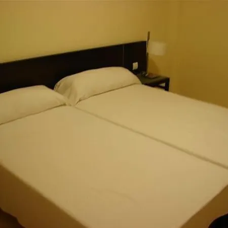 בית נופש With Private Pool And Beautiful Garden לוס כריסטיאנוס