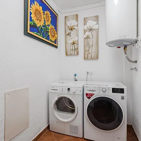 בית נופש With Private Pool And Beautiful Garden *