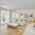 With Private Pool And Beautiful Garden *