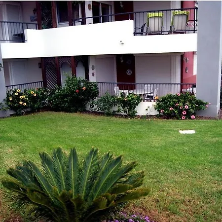 With Private Pool And Beautiful Garden Nyaraló Los Cristianos