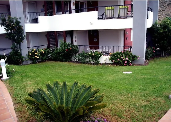 With Private Pool And Beautiful Garden Nyaraló Los Cristianos