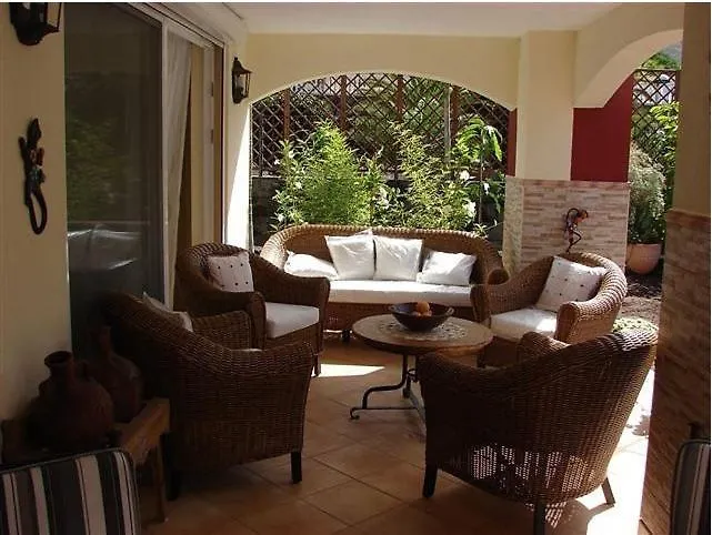 With Private Pool And Beautiful Garden *