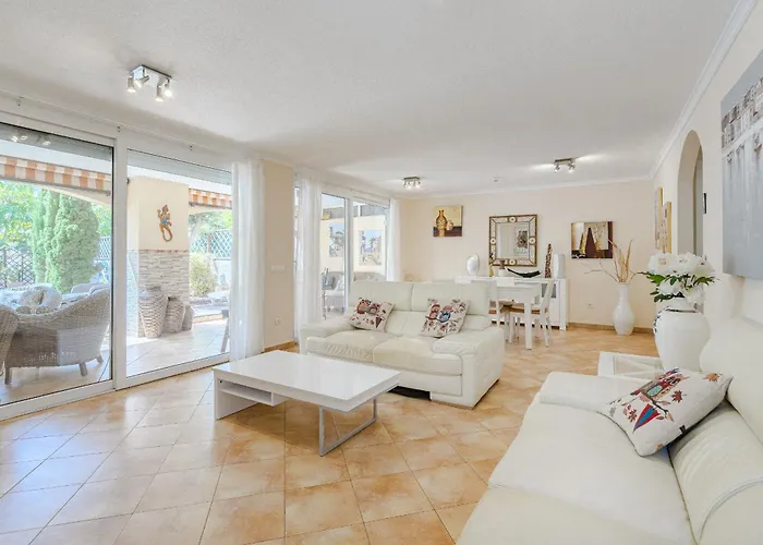 With Private Pool And Beautiful Garden *