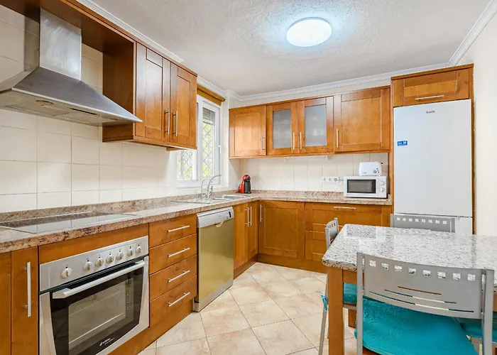 With Private Pool And Beautiful Garden *