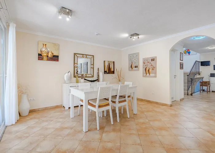 With Private Pool And Beautiful Garden Ferienhaus *