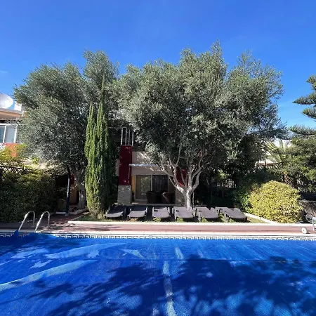 בית נופש With Private Pool And Beautiful Garden *