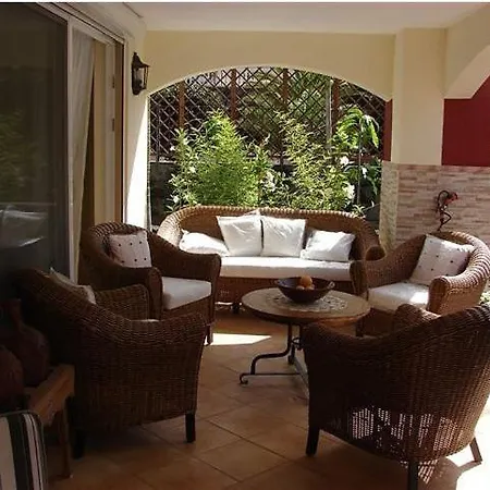 With Private Pool And Beautiful Garden *