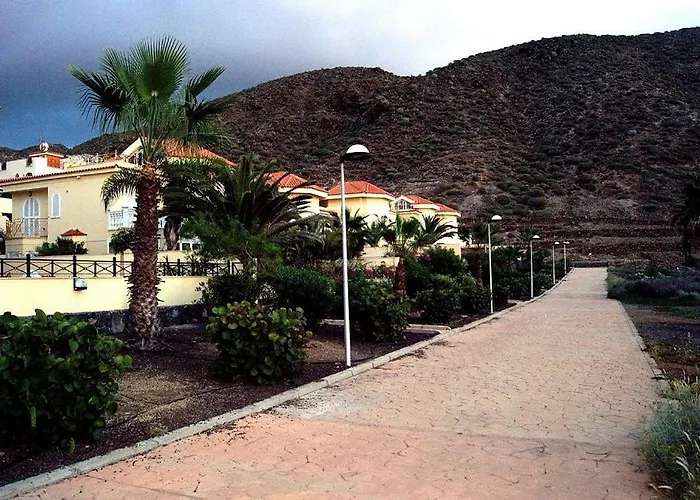 With Private Pool And Beautiful Garden Ferienhaus Los Cristianos (Tenerife)