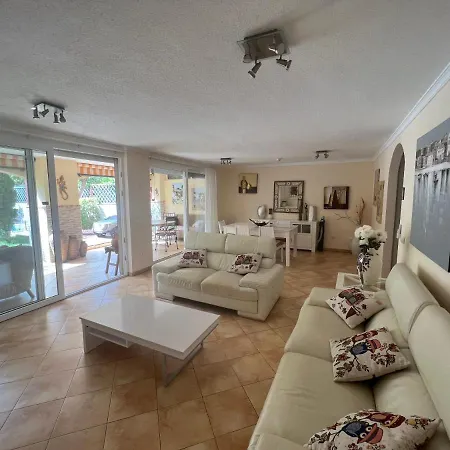 With Private Pool And Beautiful Garden Feriehus *