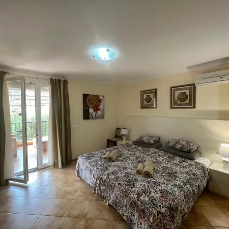 With Private Pool And Beautiful Garden Feriehus Los Cristianos (Tenerife)