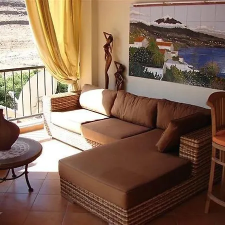 Дом отдыха With Private Pool And Beautiful Garden Лос Кристианос