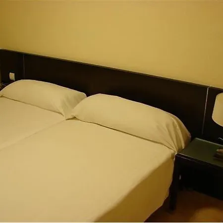 With Private Pool And Beautiful Garden *