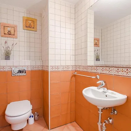 With Private Pool And Beautiful Garden *