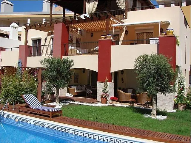 With Private Pool And Beautiful Garden 度假居 洛斯克里斯蒂亚诺斯