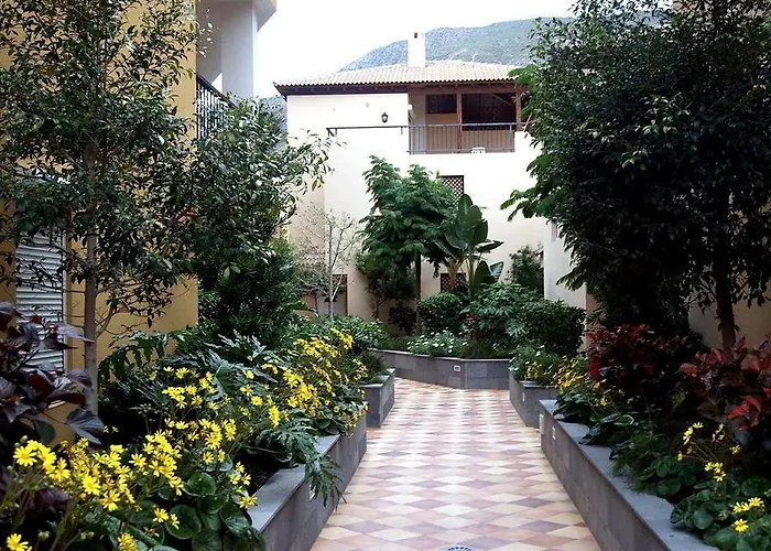 度假居 With Private Pool And Beautiful Garden 洛斯克里斯蒂亚诺斯