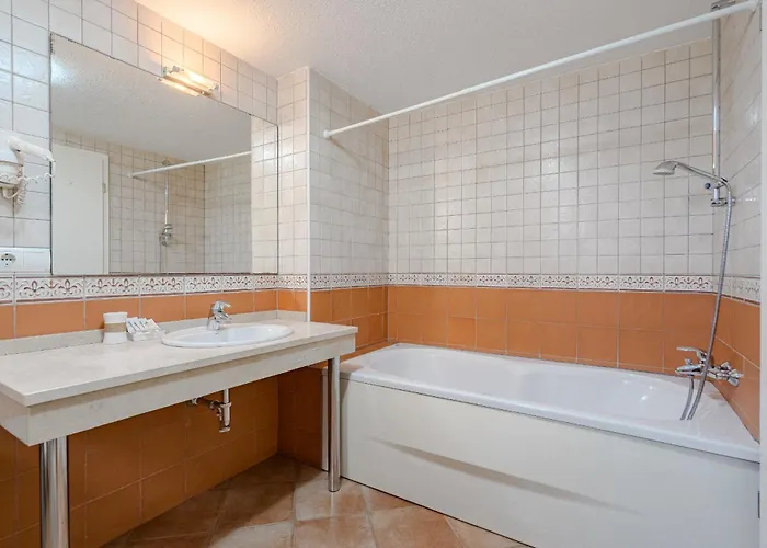 With Private Pool And Beautiful Garden 度假居 洛斯克里斯蒂亚诺斯